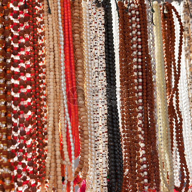 普什卡的当地市场有印第安珠子硫酸盐文化收藏护符纪念品宝石贸易项链吉祥物宝藏图片