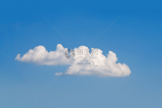 蓝色天空中的浮云图片
