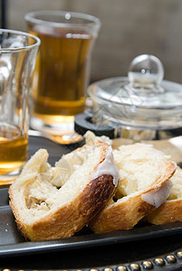 茶和蛋糕玻璃甜点面包杯子饼干饮食橙子液体营养早餐图片