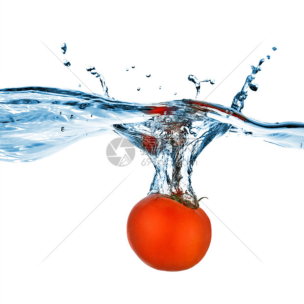 红番茄掉入白的孤立水中食物白色烹饪维生素红色营养蔬菜花园绿色园艺图片
