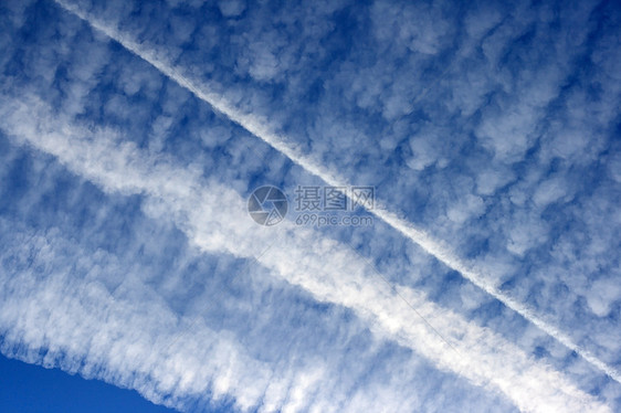 蓝蓝天空环境季节蓝色沉淀积雨天气云雾晴天云景蓝天图片