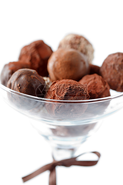 巧克力松露甜品展示粉末圆形糕点丝带可可烹饪坚果甜点图片