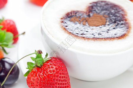 卡布奇诺咖啡杯 以红心 樱桃 香肠和生活咖啡食物甲板早餐杯子花瓶面包团体甜点图片