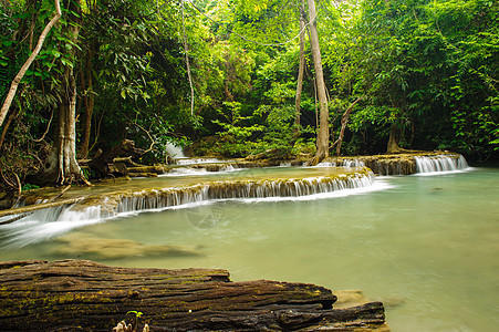 在泰国美丽的瀑布图片
