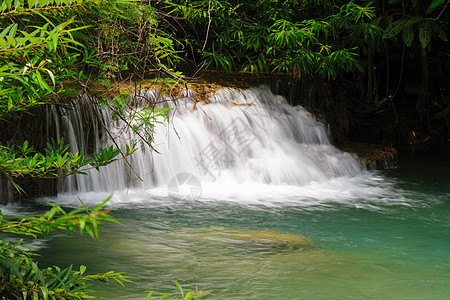 泰国省雨林美丽的瀑布图片