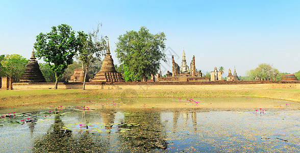 Sukhothai历史公园文化世界池塘寺庙宝塔崇拜反射旅游建筑佛塔图片