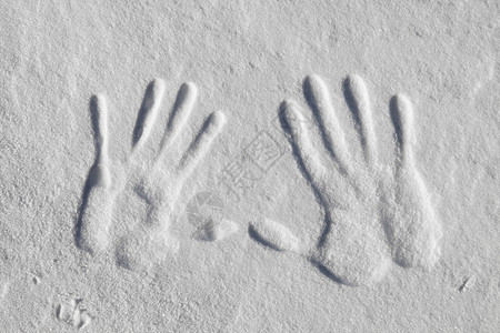 下雪时手印图片