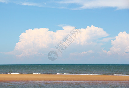 泰国海滩的云和蓝天空清凉图片