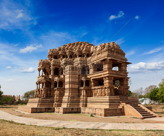 Gwalior堡的Sasbahu寺庙岩石建筑学防御砂岩大厦堡垒建筑材料建材雕像风景图片