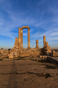 约旦AlQasr工地安曼Citadel的大力神寺时间建筑学石头岩石历史性遗迹建筑避难所寺庙天空图片