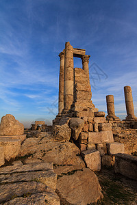 约旦AlQasr工地安曼Citadel的大力神寺历史宗教纪念碑建筑时间石头城市晴天柱子历史性图片