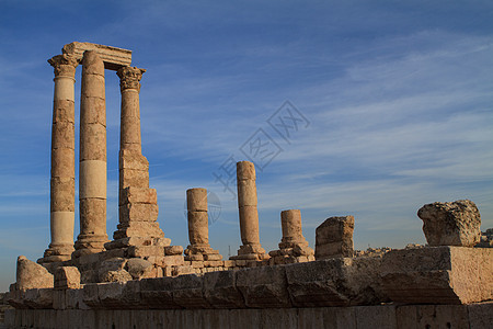 约旦AlQasr工地安曼Citadel的大力神寺宗教首都历史避难所地标柱子建筑学帝国历史性岩石图片