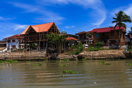 沿河的泰国传统住房 与自然和自然共同生活城市首都土地文化财产反射旅行小屋建筑住宅图片