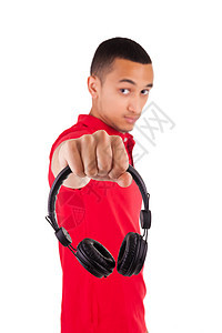 黑人听音乐玩得开心的男人耳机音乐爵士乐黑色收音机学生男性幸福电子产品图片