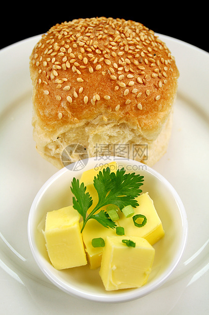 面包和黄油烹饪午餐香菜味道美食小吃美味用餐包子盘子图片