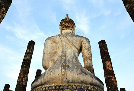 泰国Sukhothai历史公园的Wat Sa Si建筑学废墟雕塑公园佛教徒雕像游客地标文化考古学图片