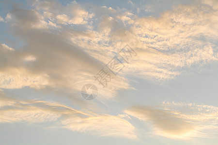 蓝色天空 白云阳光水分气氛云景阴霾季节晴天环境沉淀天气图片