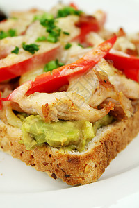 鸡开放绿三明治脆皮面包味道小吃用餐营养沙拉炙烤烹饪美食图片
