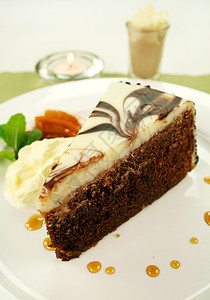巧克力蛋糕切片设置漩涡甜点奶油味道小吃桌面美味美食飞沫图片