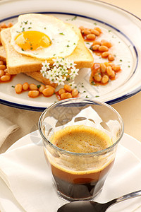 早餐和咖啡营养面包草药午餐美食油炸蛋黄食物味道香菜图片