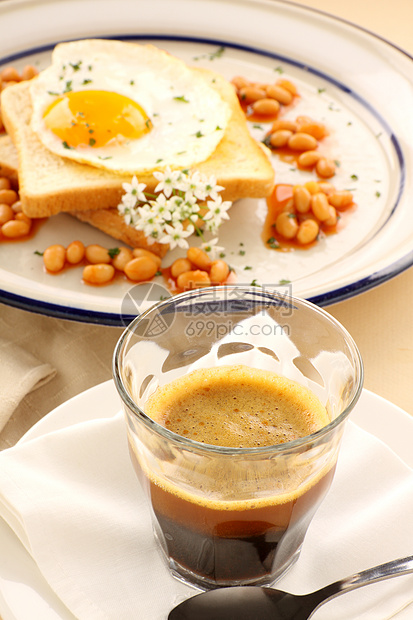 早餐和咖啡营养面包草药午餐美食油炸蛋黄食物味道香菜图片