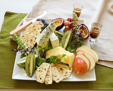水果和奶酪盘营养沙拉食物小吃美食拼盘烹饪草药餐巾纸味道图片