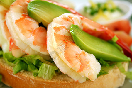 虾和阿沃卡多三明治海鲜草药午餐味道美味健康饮食美食烹饪设置面包图片