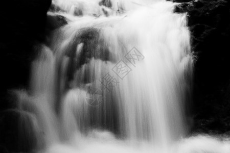 瀑布黑白环境流动运动黑色岩石溪流白色速度石头公园图片
