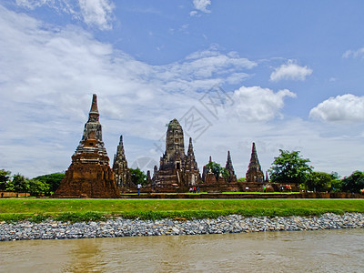 泰国Ayutthaya的佛教修道院历史性遗产地标佛塔信仰树木精神建筑银行旅行图片