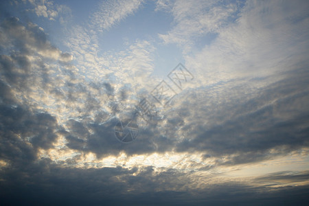日落时阴云天空日光蓝色蓝天臭氧天气晴天太阳云雾气象图片