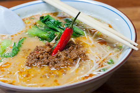 拉门 芝麻汤面加辣猪肉拉面午餐食物面条图片