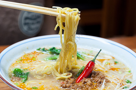 拉门 芝麻汤面加辣猪肉拉面面条食物午餐图片