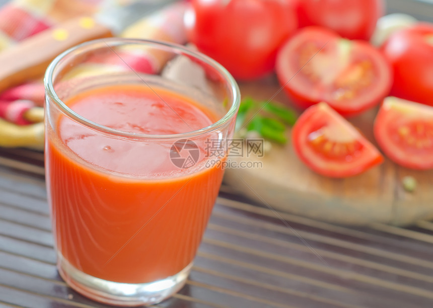 番茄汁液体茶点器皿果汁饮食饮料烹饪玻璃食物桌子图片