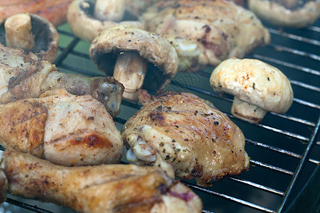 在烤架上用美味的烤肉烧烤食谱木炭美食羊肉火焰烹饪野餐用餐铁板花园图片