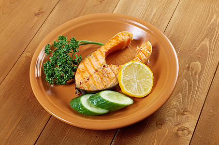 烤鲑鱼牛排韭菜绿色胡椒脂肪海鲜盘子食物美食吃饭节食图片