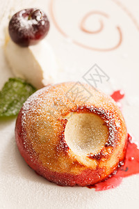 樱桃蛋糕杯子馅饼焦糖巧克力装饰食物水果鞭打磨砂红色图片