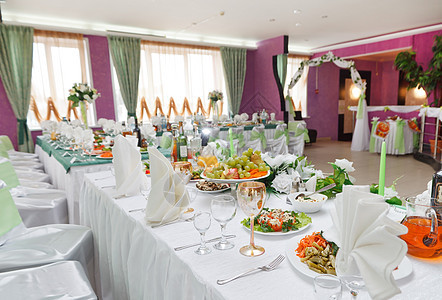 婚礼桌桌接待宴会展示桌子蜡烛婚姻椅子食物派对沙拉图片