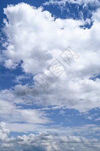 蓝色天空中的白云白色季节环境气候天堂气氛风景多云气象日光图片
