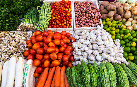 新鲜蔬菜市场食物沙拉绿色洋葱零售销售摊位饮食杂货红色图片
