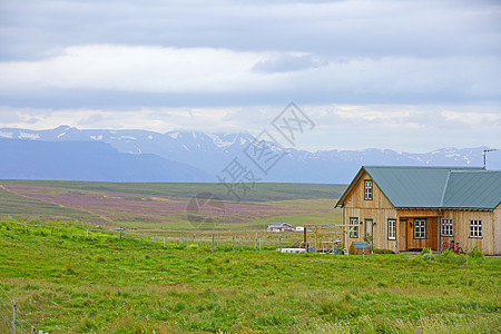 冰岛的房子农场栅栏长椅旅游风景地标建筑宗教蓝色农村图片