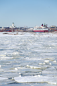 赫尔辛基冬季蓝色建筑旅行地标房屋风景天空晴天浮冰运输图片