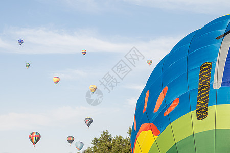 2013年Temecula气球和葡萄酒节飞行员丙烷冒险队长旅行热气球天空航空火焰飞机图片