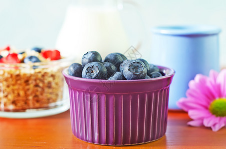 蓝莓坚果蓝色小麦薄片果味食物宏观玉米营养早餐图片