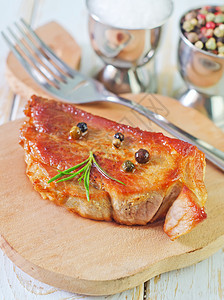 烤肉食物鱼片烧烤草药脂肪低脂肪牛扒产品农产品木板图片