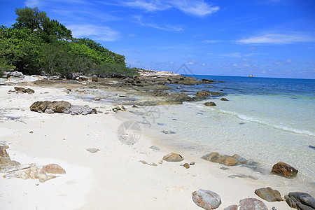 美丽的海景景观 泰国高山萨梅特岛晴天天空蓝色支撑场景岩石海洋巨石阴霾石头图片