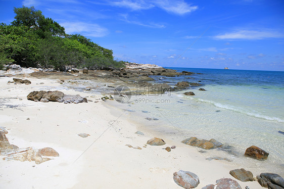 美丽的海景景观 泰国高山萨梅特岛晴天天空蓝色支撑场景岩石海洋巨石阴霾石头图片