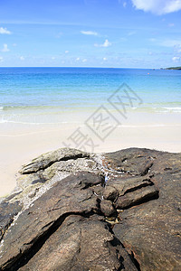 美丽的海景景观 泰国高山萨梅特岛海滩巨石阳光场景岩石阴霾海浪地平线青色支撑图片