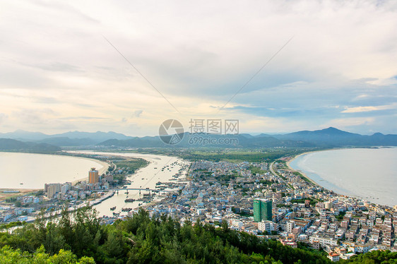 波浪侵蚀山脉旅游彩色水平照片天空闲暇海洋建筑物图片