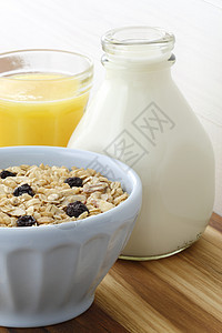 美味健康早餐好吃甜点奶制品水果谷物饮料食物玉米片奶油酸奶葡萄干图片
