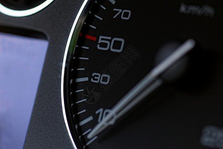特写现代汽车仪表板短跑红色控制板车辆速度车速油位运动技术汽车图片
